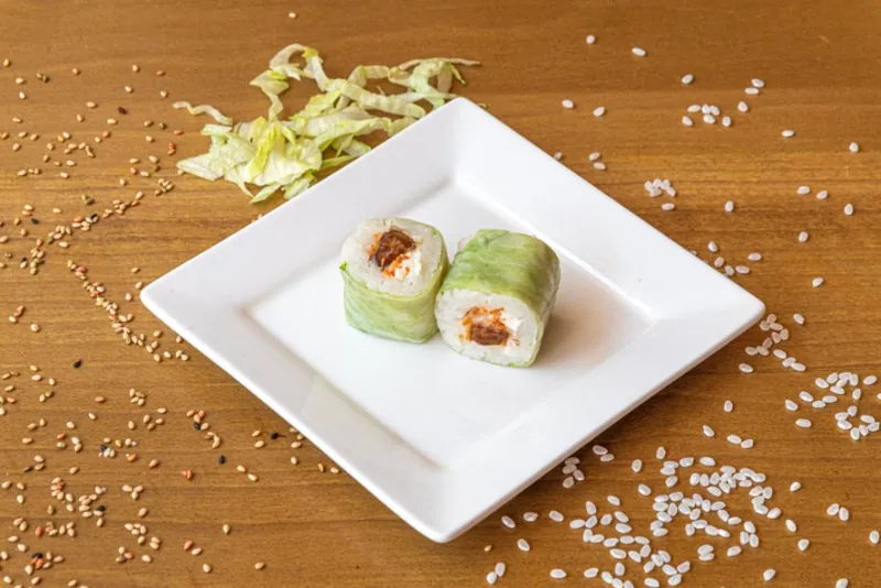 Printemps dattes cheese sauce épicée carotte iceberg — Sky Sushi Lorient